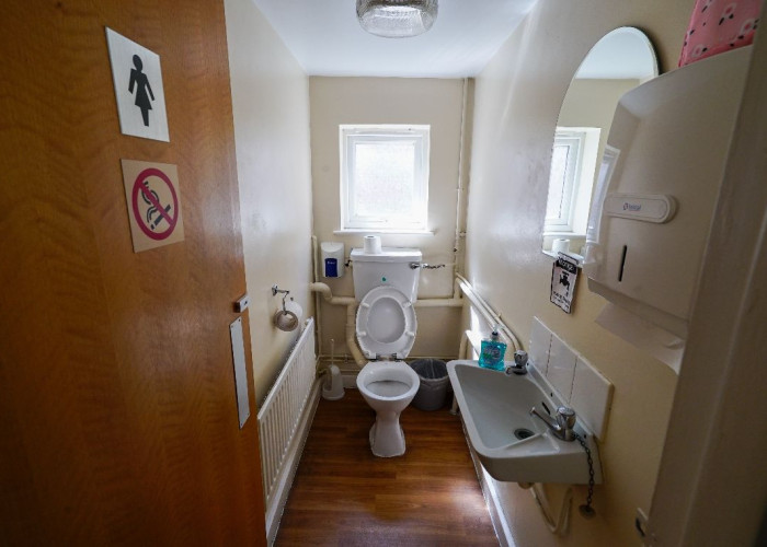 21. Toilet