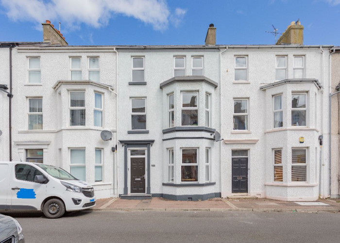 Mid Terrace Townhouse For Filming