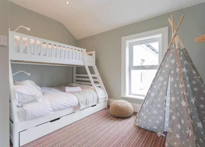 34. Bedroom (Childrens)