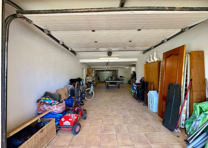 26. Garage