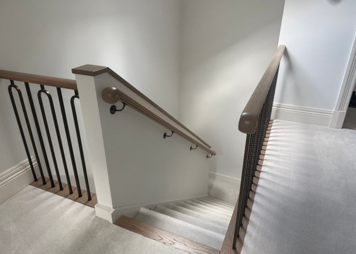 38. Stairway / Staircase
