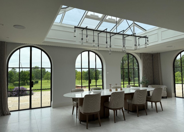 13. Diningroom, Skylight