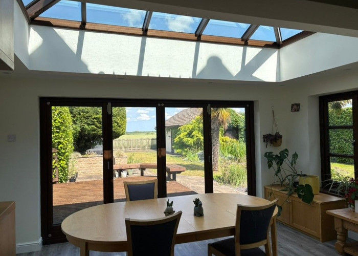 8. Diningroom, Skylight