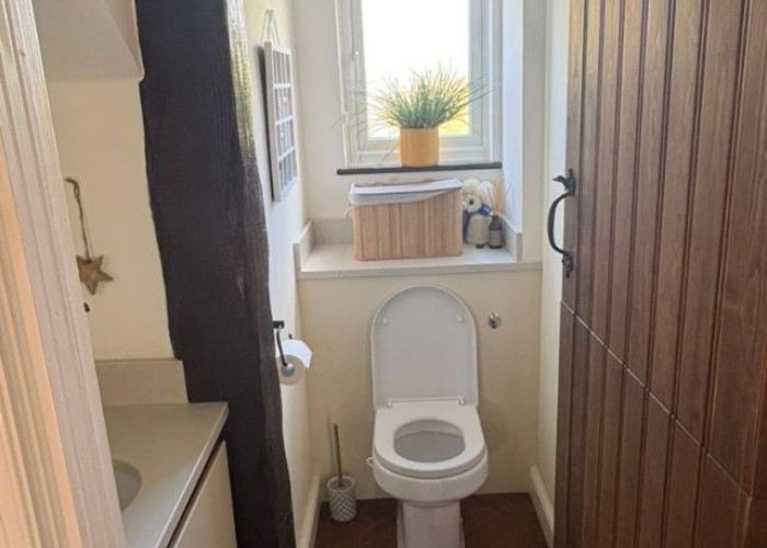 16. Toilet
