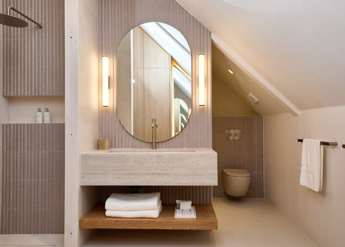 13. Bathroom (Large), Bathroom (Shower and bath)