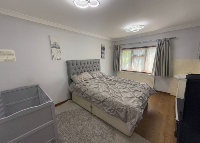 16. Bedroom (Double)