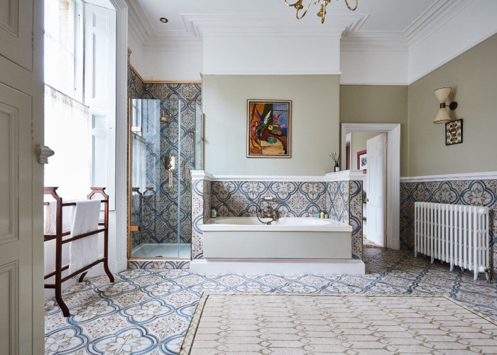 30. Bathroom (Large), Bathroom (Shower and bath)