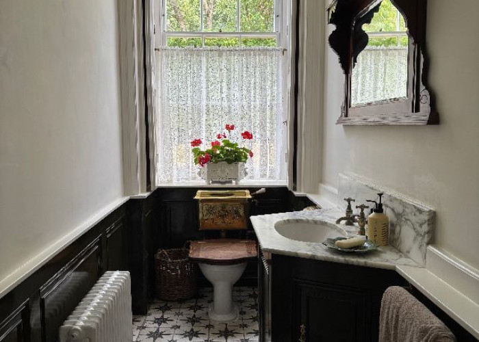 19. Toilet