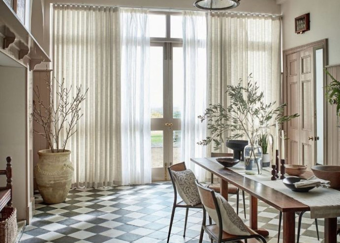 18. Diningroom