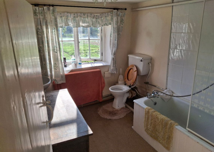 25. Bathroom