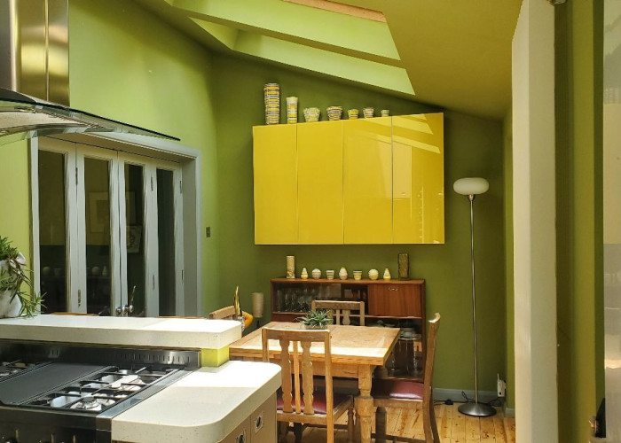 6. Kitchen With Table, Kitchen (Gas Hob)
