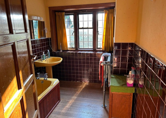 25. Bathroom