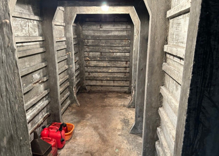 48. Bunker