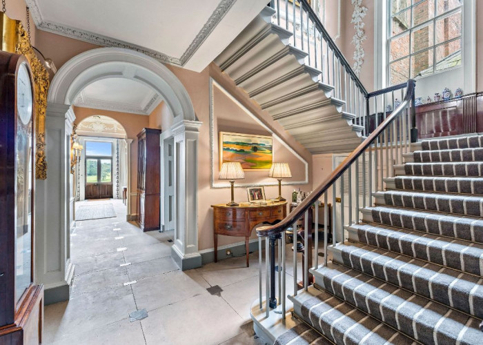 31. Stairway / Staircase