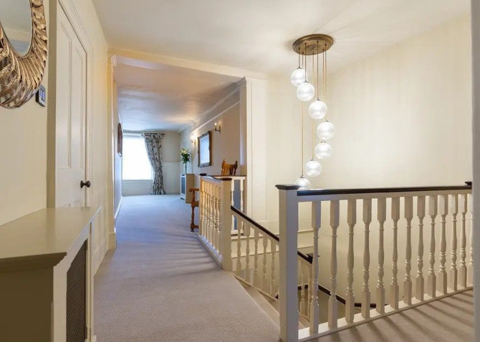 11. Stairway / Staircase, Landing