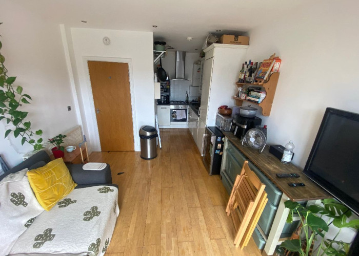 3. Livingroom, Kitchen, Kitchen (White units)