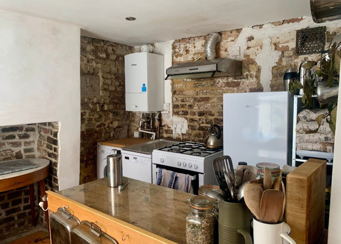 8. Kitchen (With Island), Kitchen (Wooden Units), Kitchen (White units), Kitchen (Gas Hob)