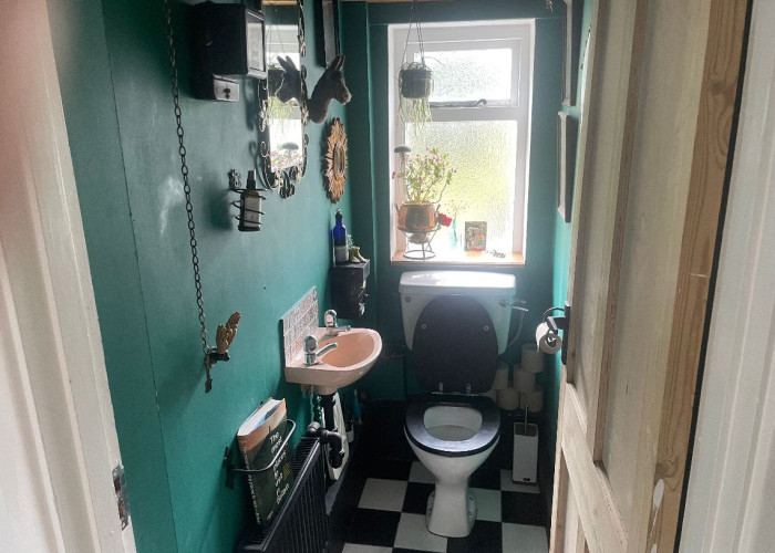 22. Toilet