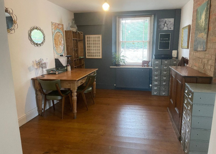 27. Diningroom