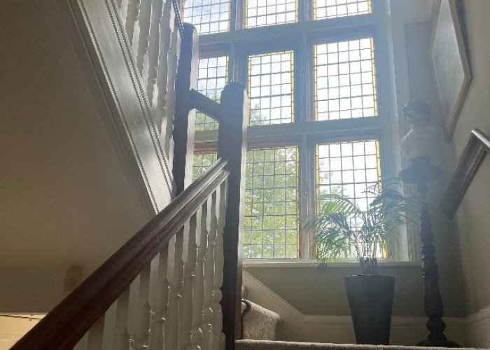 15. Stairway / Staircase, Windows