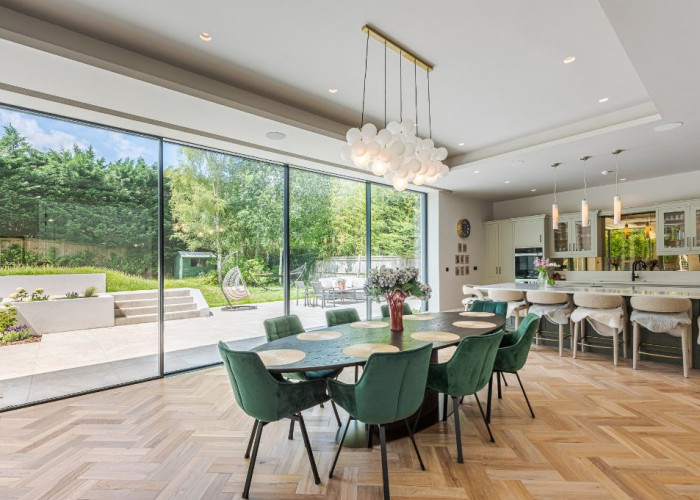 3. Diningroom, Bi-Fold Doors