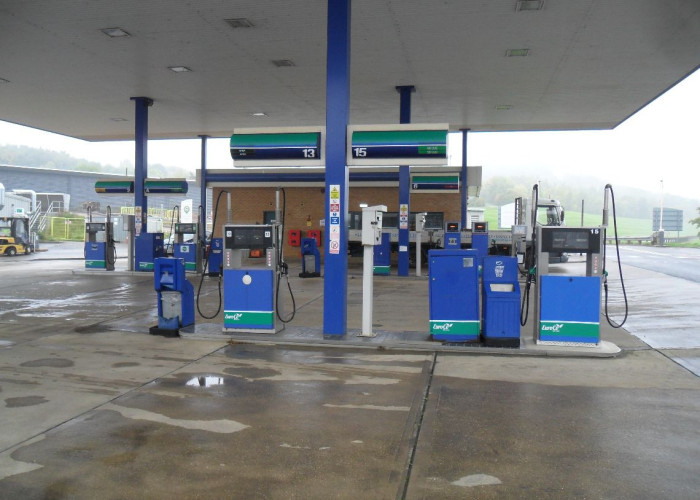 16. Petrol Station