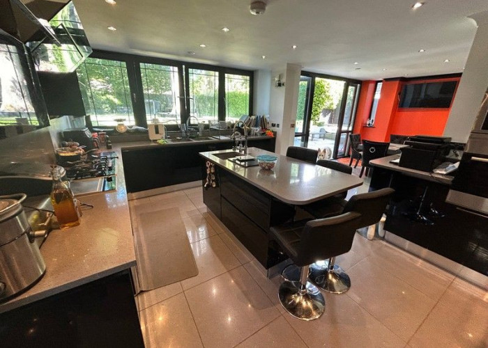 7. Kitchen (With Island), Kitchen (Coloured units), Kitchen (Modern), Kitchen (Electric/Induction Hob), Kitchen (Gas Hob)