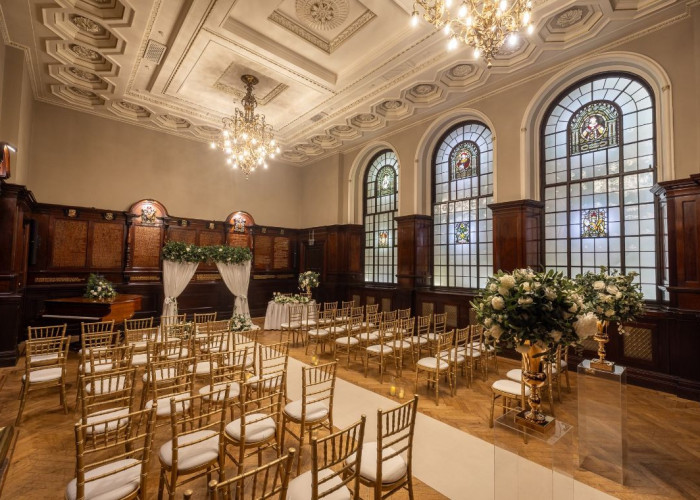 21. Windows, Styled Ceiling