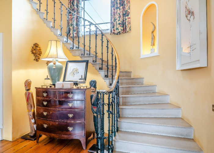 22. Staircase (Spiral)