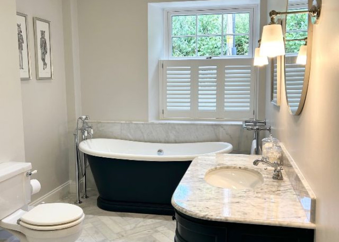 30. Bathroom (Large), Bathroom (Roll Top), Bathroom (Shower and bath)