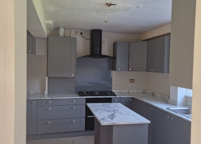 11. Kitchen (With Island), Kitchen (Coloured units), Kitchen (Modern), Kitchen (Gas Hob)