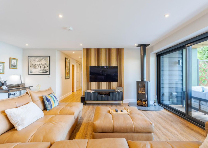 5. Livingroom, Fireplace