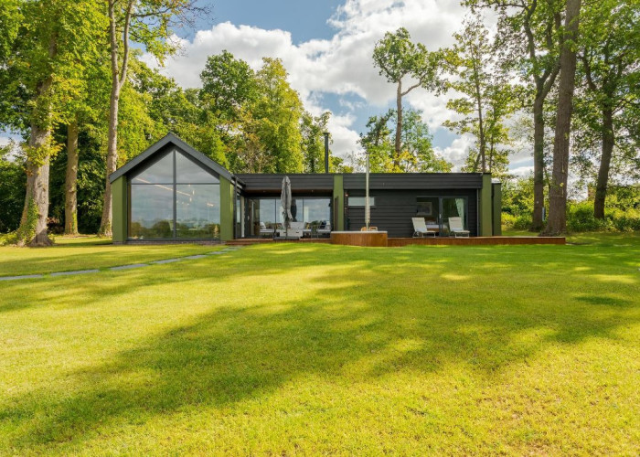 Single Storey Home Beside A 70 Hectare Lake For Filming