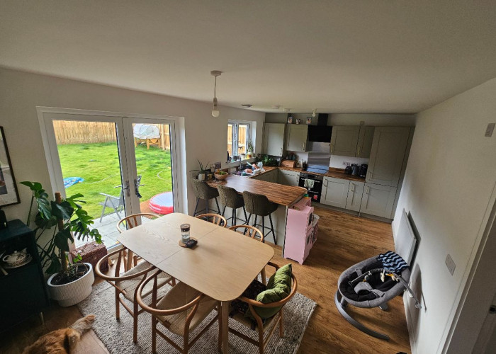 14. Kitchen With Table