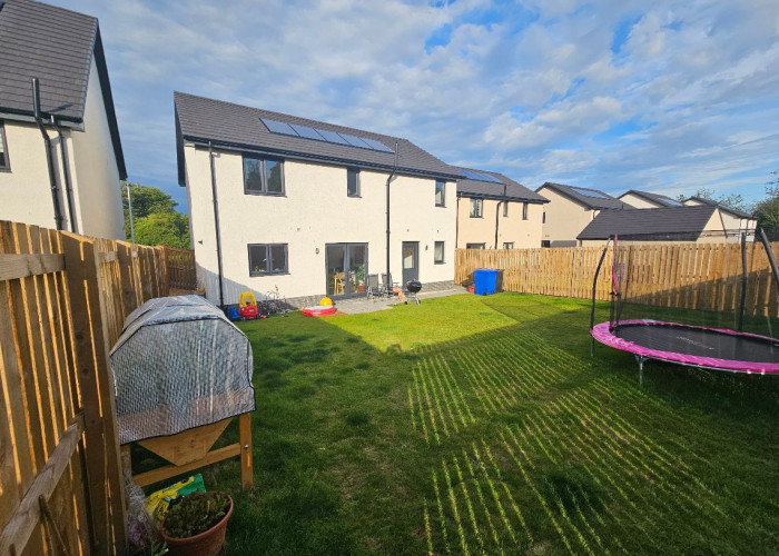43. Garden (Rear, Large)