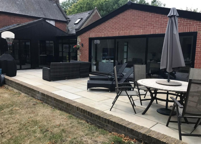 35. Patio / Veranda