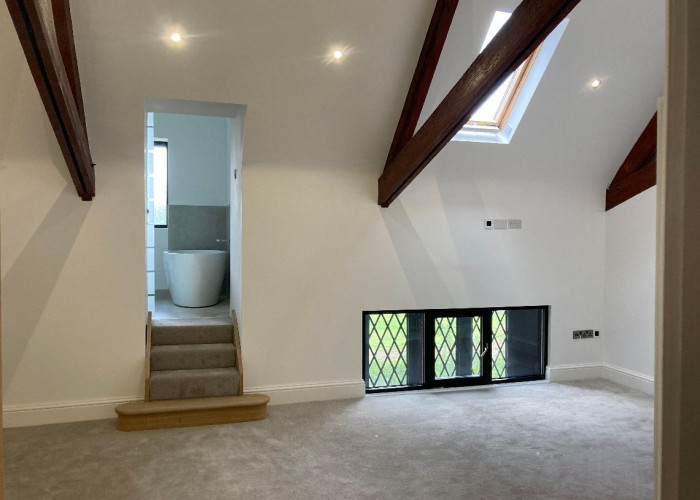 37. Bedroom (Master/En-Suite)