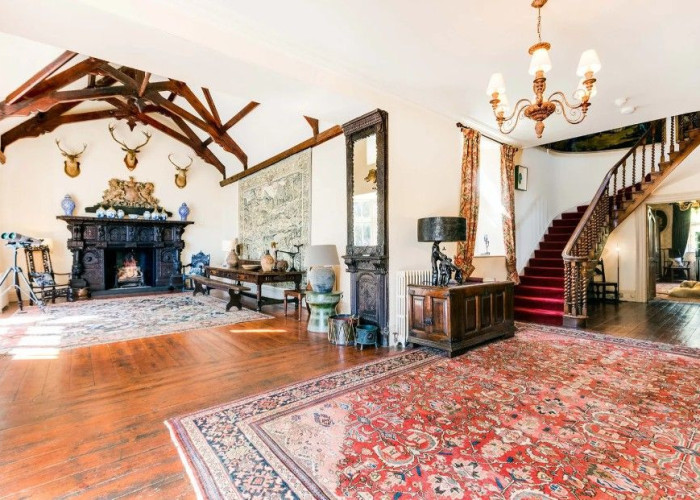 7. Stairway / Staircase, Fireplace