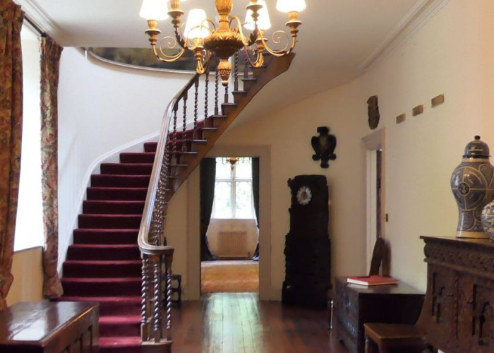 15. Stairway / Staircase