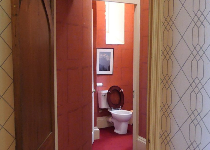 11. Toilet
