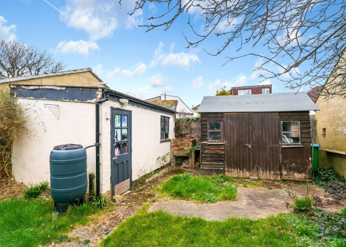 19. Shed