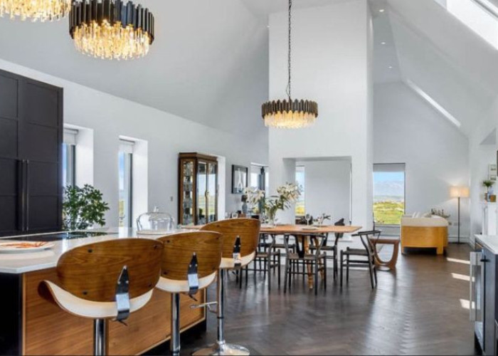 5. Kitchen (With Island), Kitchen With Table