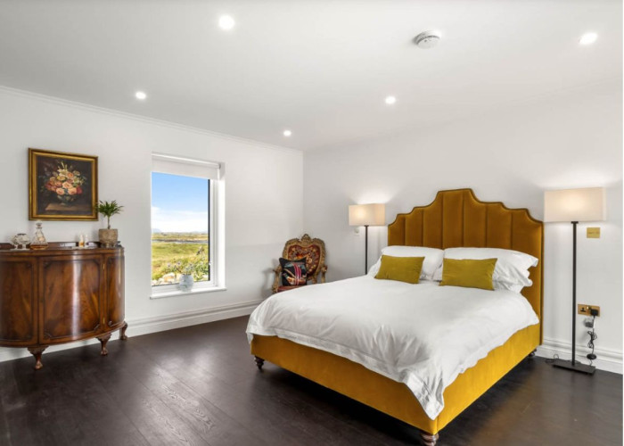 11. Bedroom (Double)