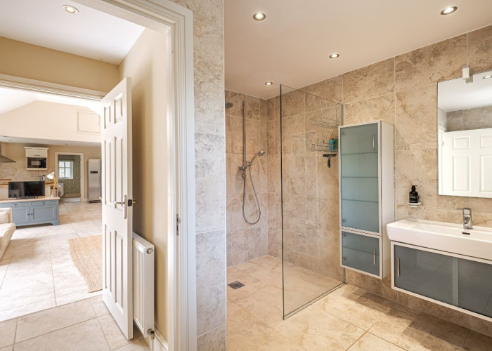 14. Bathroom, Bathroom (Large)