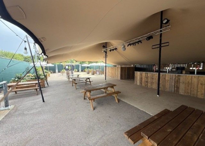 15. Pub / Bar