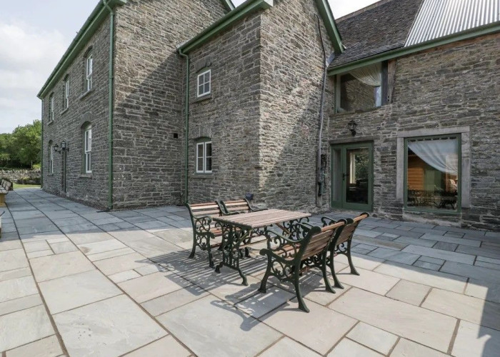 47. Patio / Veranda