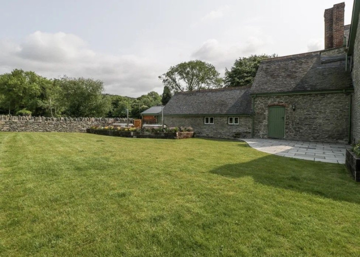 50. Garden (Rear, Large)