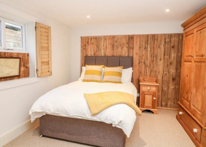 18. Bedroom (Double)