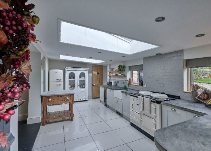 9. Kitchen (Modern), Skylight, Kitchen (White units), Kitchen (Gas Hob)