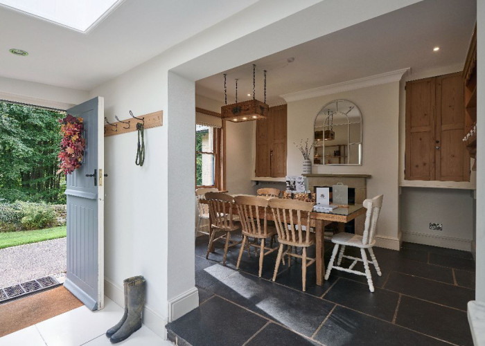 7. Diningroom
